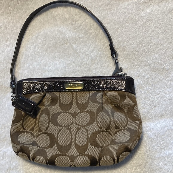 Coach wristlet in very good condition - Picture 3 of 6